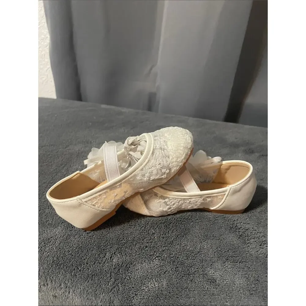 Girls White Lace Mary Jane Dress Shoes with Flower Accent Size 5 NWOT